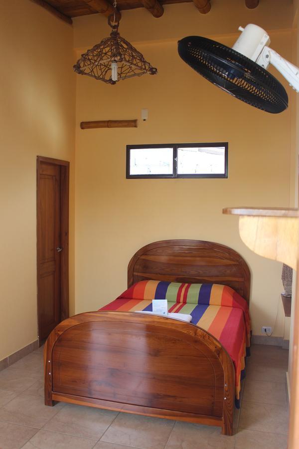 La Mariposa Hostal Олон Экстерьер фото